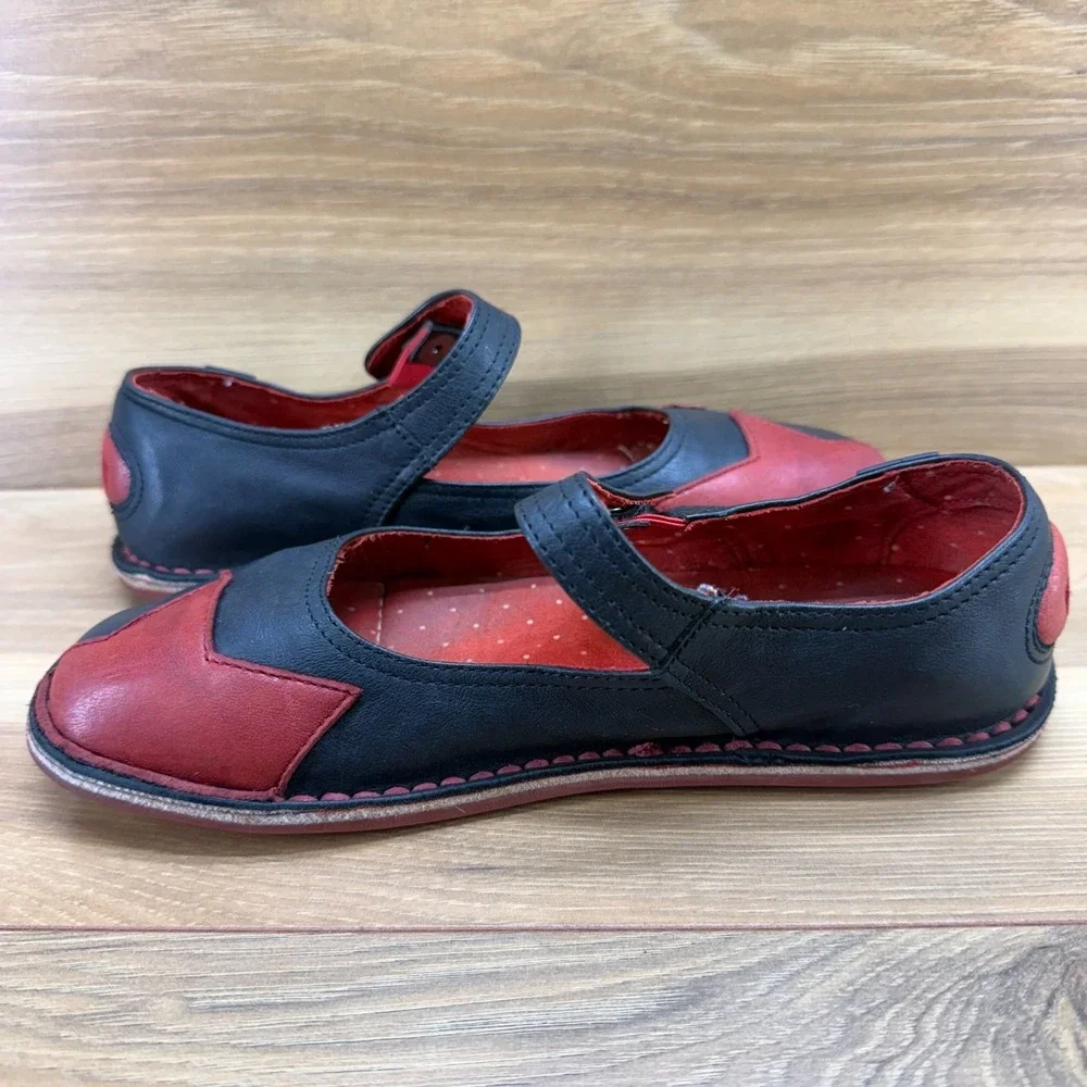 CAMPER Big Girls 3.5 EU 35 Mary Janes Star Black Leather Red Snap Button School
